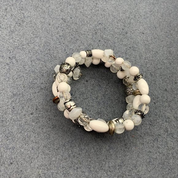 Memory Wire Wrap Bracelet White Silver As Is Frosty Translucent Marbled Heart - Picture 5 of 6